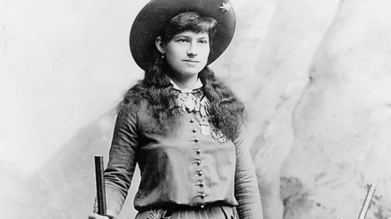 Annie Oakley Was a Champion Sharpshooter at Age 15...